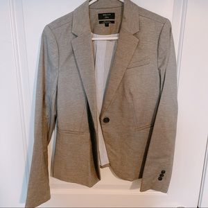 Women’s suit